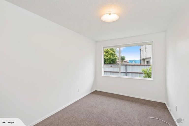 Photo of property in 12 Ruddenklau Lane, Bishopdale, Christchurch, 8053