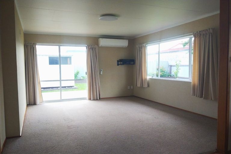Photo of property in 2/59 Lanark Crescent, Tamatea, Napier, 4112