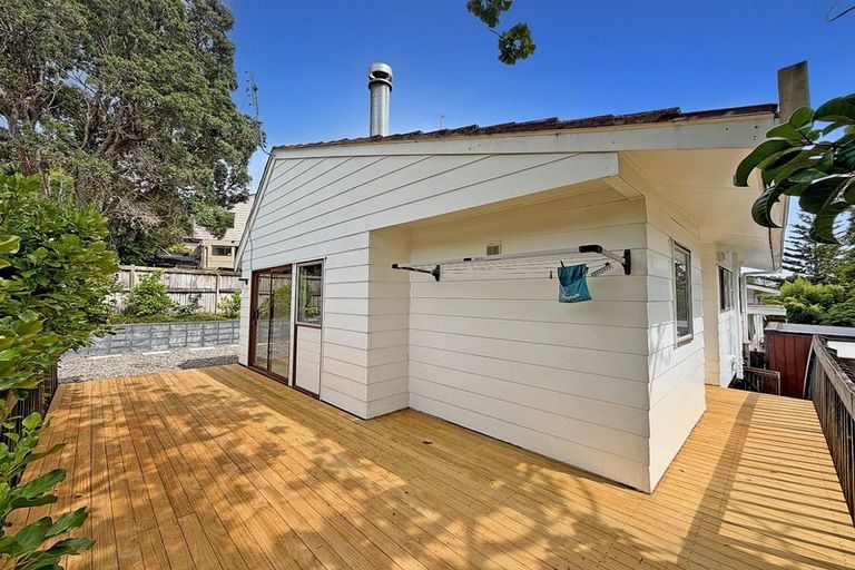 Photo of property in 2/10 Halder Place, Torbay, Auckland, 0632