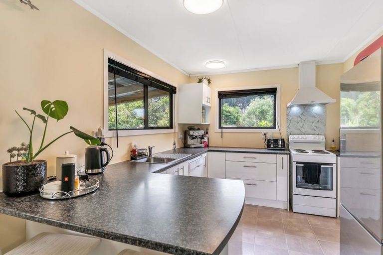 Photo of property in 49 Leinster Avenue, Raumati South, Paraparaumu, 5032