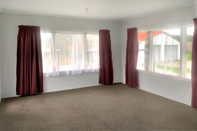 Photo of property in 65 Avenue Road, Foxton, 4814