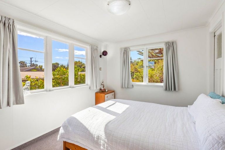Photo of property in 6 Toi Street, Otaki Beach, Otaki, 5512