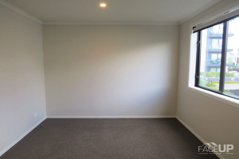 Photo of property in 6 Uku Lane, Hobsonville, Auckland, 0616