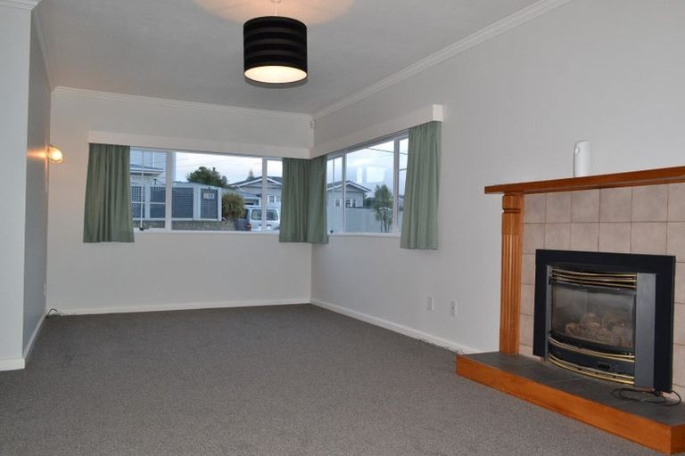 Photo of property in 111 Seaview Road, Paraparaumu Beach, Paraparaumu, 5032