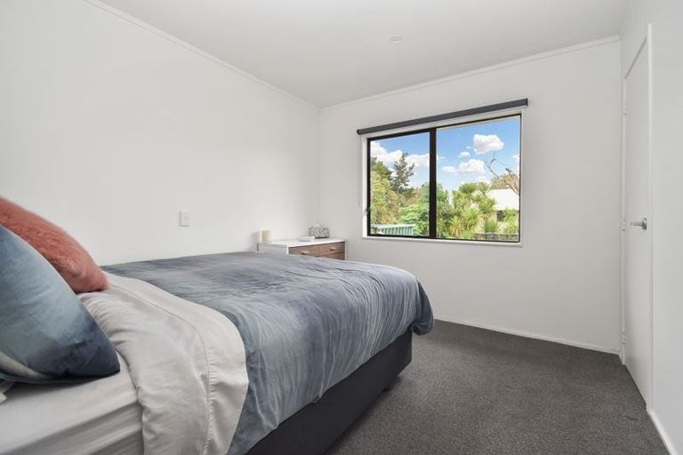 Photo of property in 2/18 Evans Road, Glen Eden, Auckland, 0602