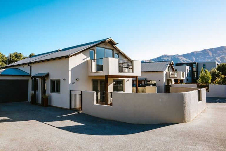Photo of property in 17a Mataraki Place, Wanaka, 9305