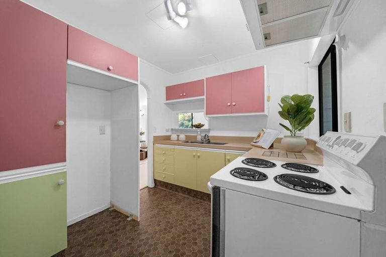 Photo of property in 2/15 Micawber Place, Mellons Bay, Auckland, 2014