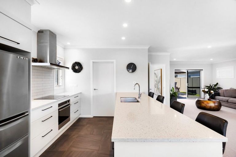 Photo of property in 22 Young Place, Taradale, Napier, 4112