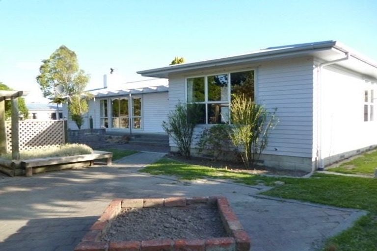 Photo of property in 17 Gebbie Road, Taradale, Napier, 4112