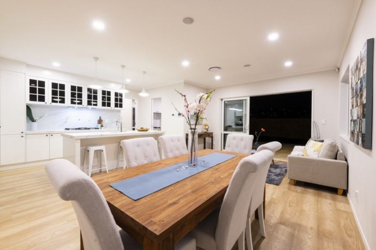 Photo of property in 30 Carrickdawson Drive, Flat Bush, Auckland, 2019
