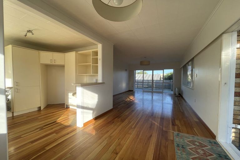 Photo of property in 40-40a Hamblyn Street, Strandon, New Plymouth, 4312