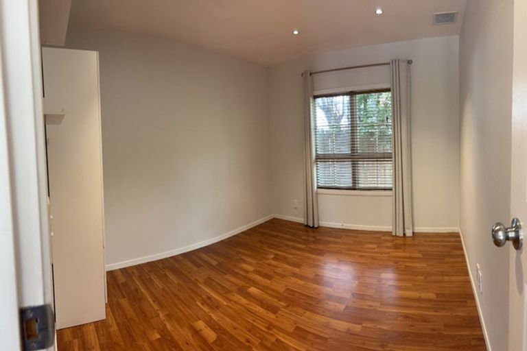 Photo of property in 7 Orinda Close, Botany Downs, Auckland, 2010