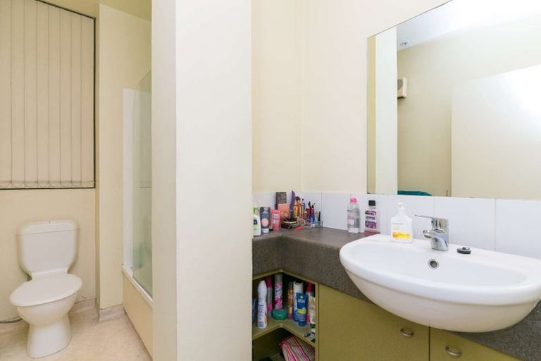 Photo of property in Hume House, 19/152u The Terrace, Wellington Central, Wellington, 6011
