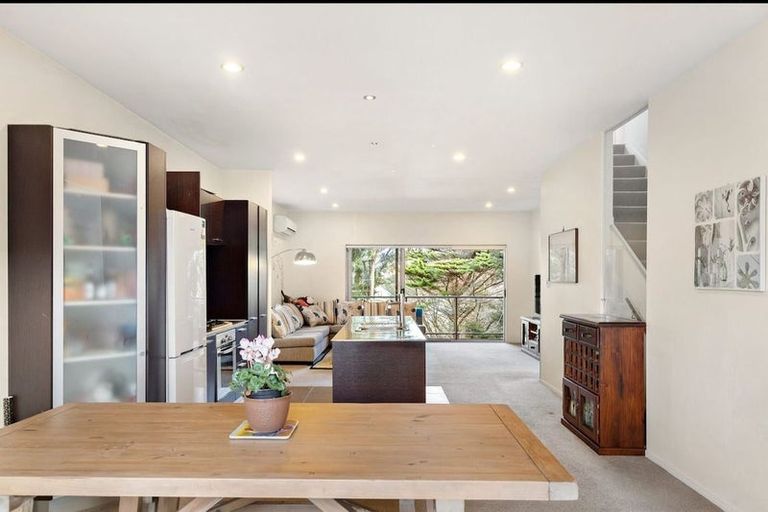 Photo of property in 76c Edmonton Road, Henderson, Auckland, 0612