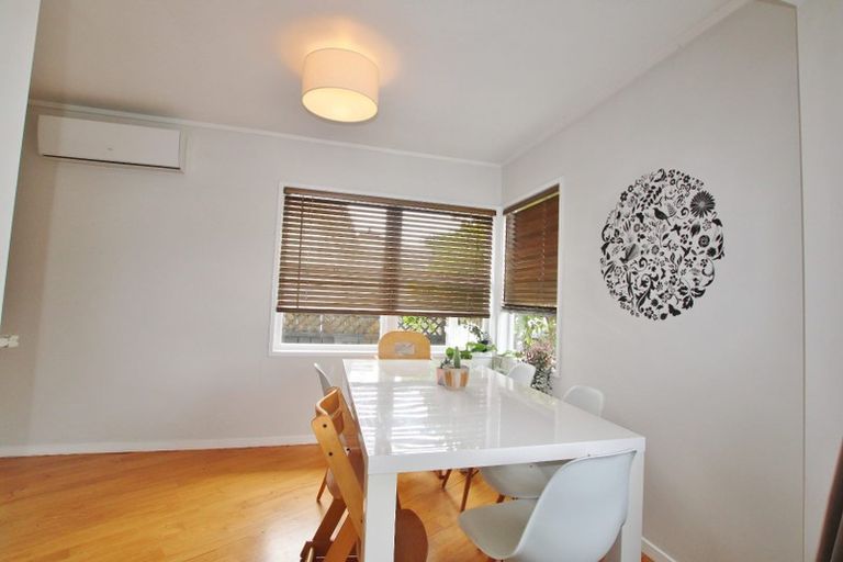 Photo of property in 24 Paragon Avenue, Beach Haven, Auckland, 0626