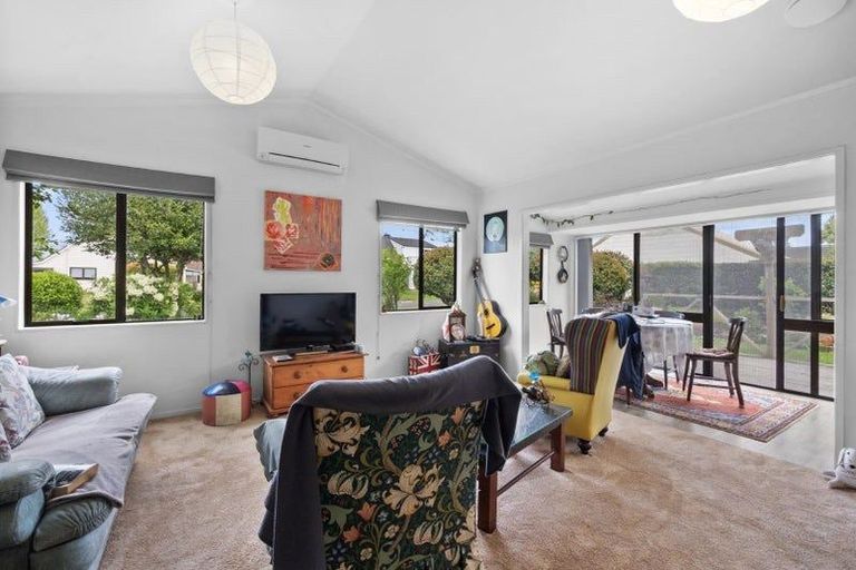 Photo of property in 19 Kingfisher Way, Te Kowhai, Hamilton, 3288