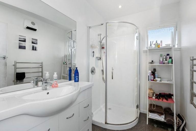Photo of property in 257 Oxford Street, South Dunedin, Dunedin, 9012