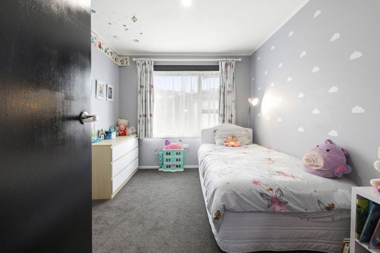 Photo of property in 5 Colorado Grove, Brooklyn, Wellington, 6021