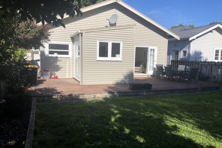 Photo of property in 80 The Parade, Island Bay, Wellington, 6023