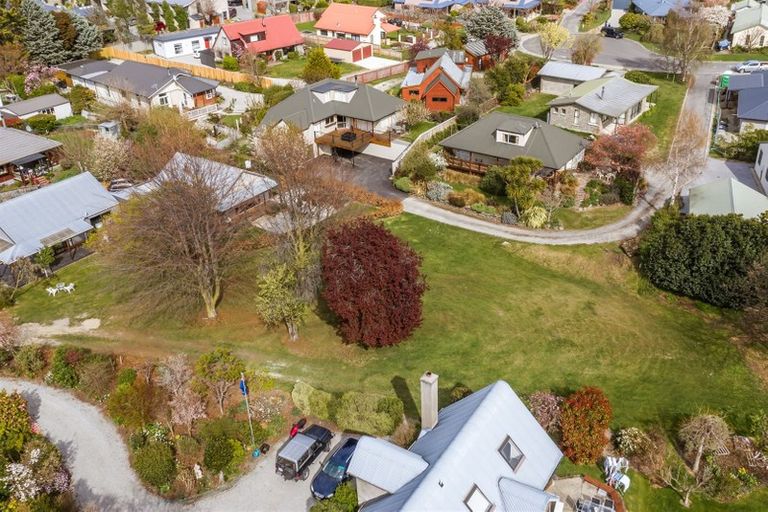 Photo of property in 18 Heuchan Lane, Wanaka, 9305