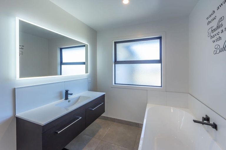 Photo of property in 23 Nicolau Avenue, Rolleston, 7615