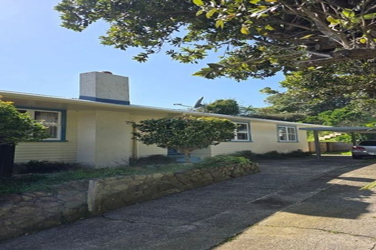 Photo of property in 9 Catherine Crescent, Paparangi, Wellington, 6037