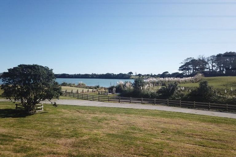 Photo of property in 17 Goble Road, Clarks Beach, 2679