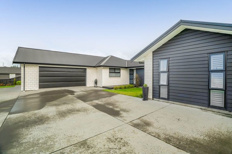 Photo of property in 26 Mercade Close, Stratford, 4332