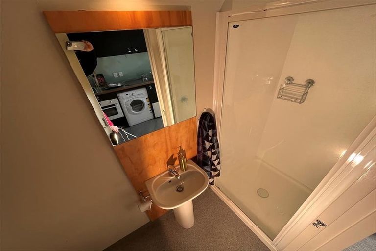 Photo of property in Urbane Apartments, 44/29 Webb Street, Mount Cook, Wellington, 6011