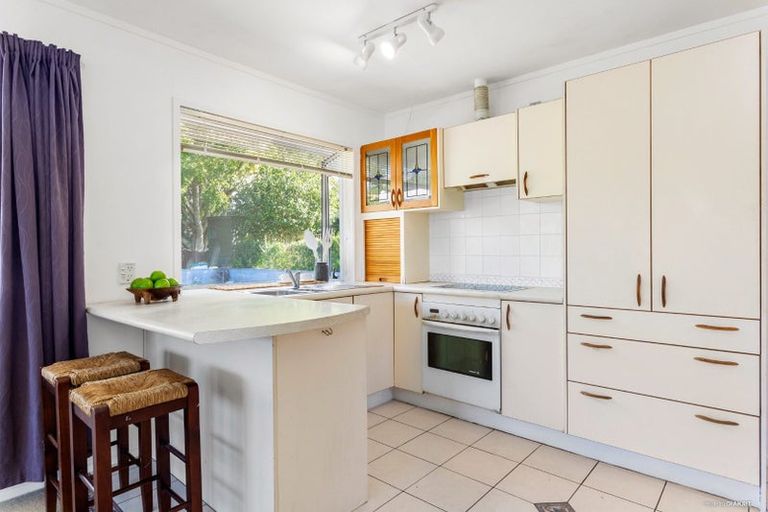 Photo of property in 1/7 Flaxdale Street, Birkdale, Auckland, 0626