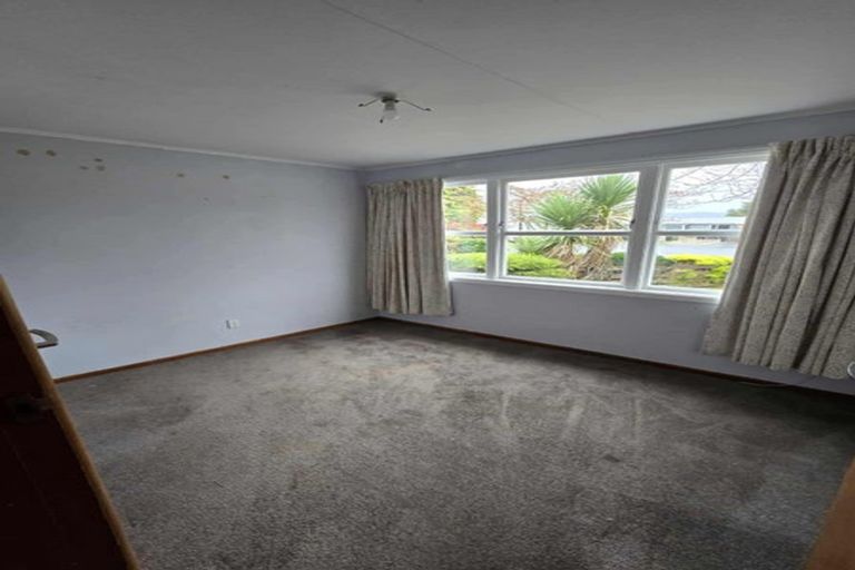 Photo of property in 33 Mountbatten Grove, Clouston Park, Upper Hutt, 5018
