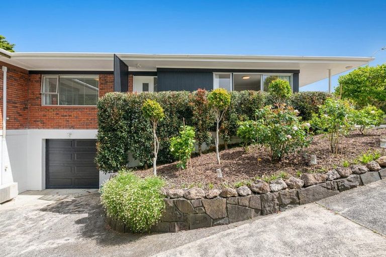 Photo of property in 1/11 Northwick Place, Hillcrest, Auckland, 0627
