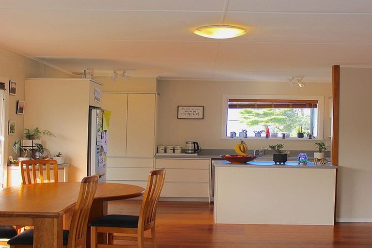 Photo of property in 16 Antonio Street, Stratford, 4332