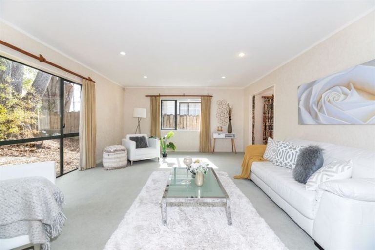 Photo of property in 72 Konini Road, Titirangi, Auckland, 0604