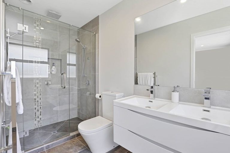 Photo of property in 2 Oderings Place, Huntington, Hamilton, 3210