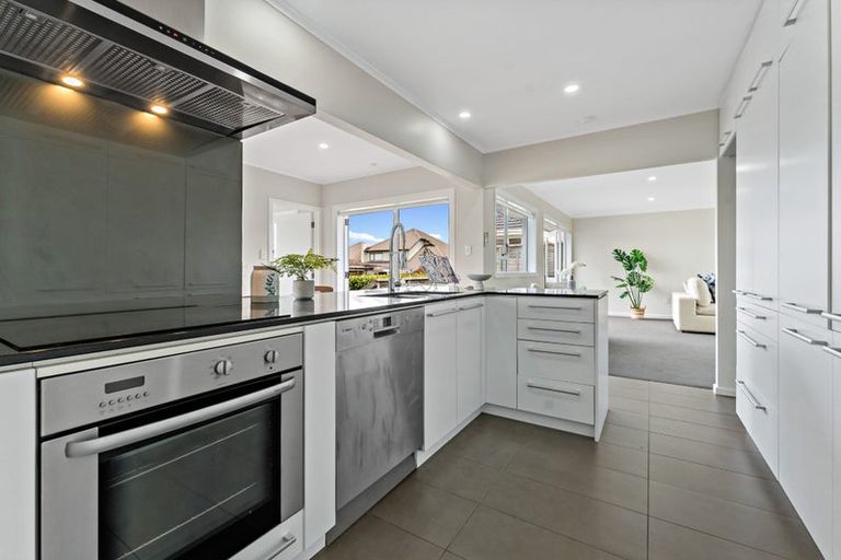 Photo of property in 1/28 Bleakhouse Road, Howick, Auckland, 2014