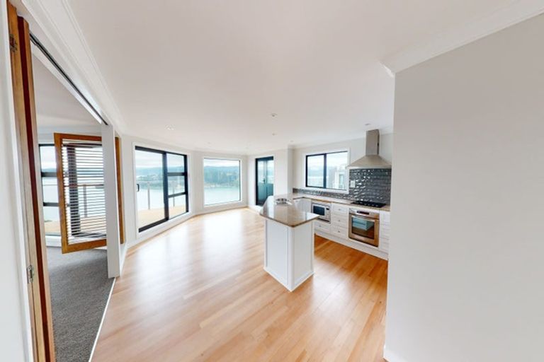 Photo of property in 25u7 Thane Road, Roseneath, Wellington, 6011