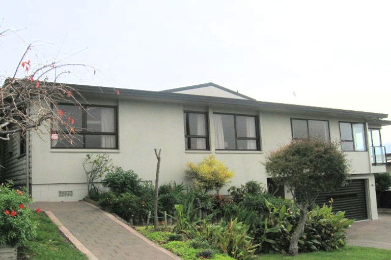 Photo of property in 88 Churchill Drive, Taradale, Napier, 4112