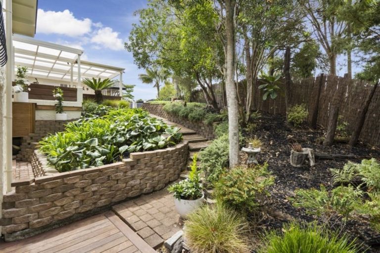 Photo of property in 53 Nui Mana Place, Te Atatu South, Auckland, 0610