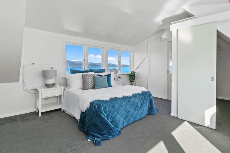 Photo of property in 30 Singers Road, Korokoro, Lower Hutt, 5012