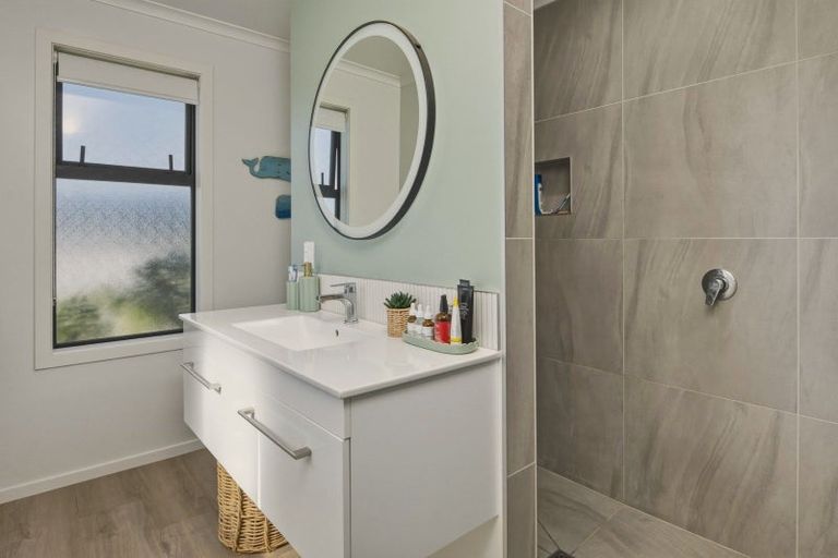Photo of property in 102 Oakley Avenue, Springlands, Blenheim, 7201