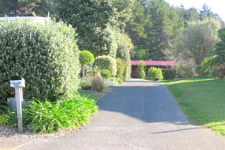 Photo of property in 124 Titiro Place, Onemana, Whangamata, 3691