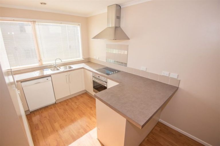 Photo of property in 132a Mcleod Road, Te Atatu South, Auckland, 0610