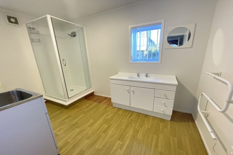 Photo of property in 57 Gloria Avenue, Te Atatu Peninsula, Auckland, 0610