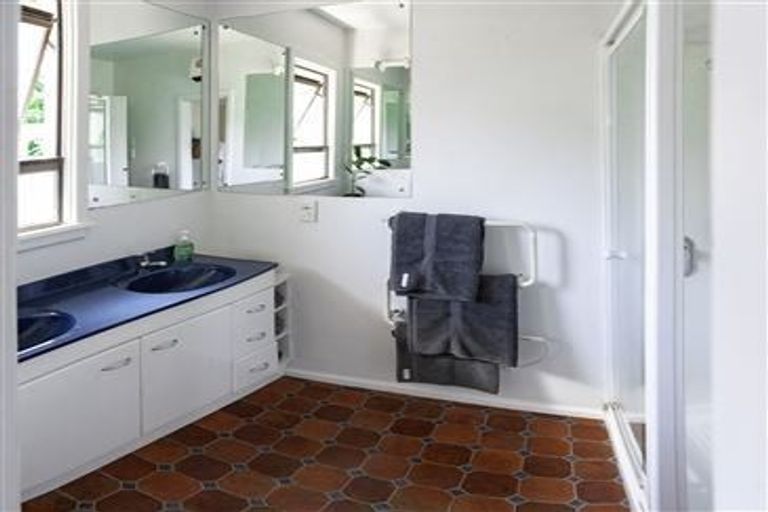 Photo of property in 290 Withells Road, Avonhead, Christchurch, 8042