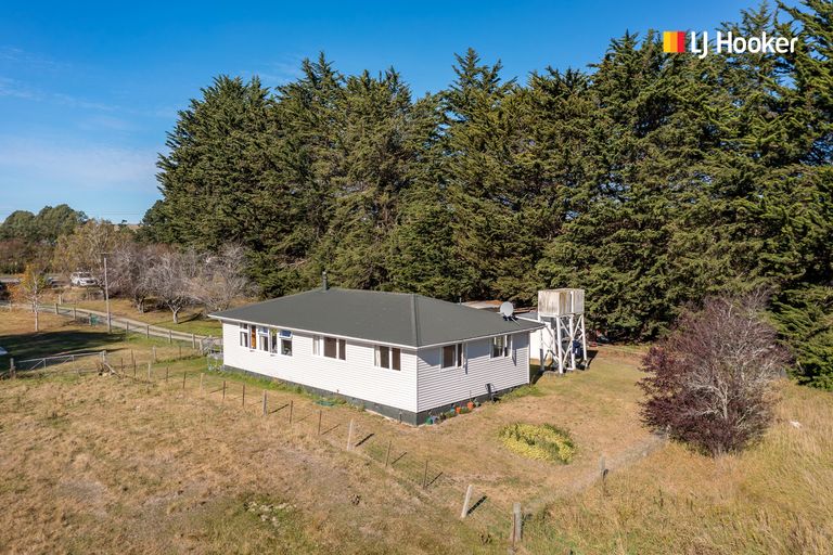 Photo of property in 443-445 Palmerston-waikouaiti Road, Flag Swamp, Waikouaiti, 9472