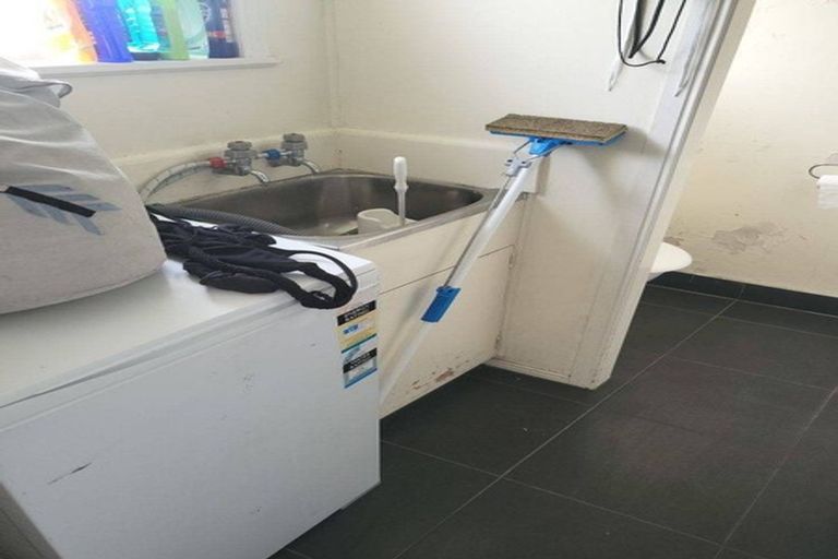 Photo of property in 2/8 James Road, Manurewa, Auckland, 2102