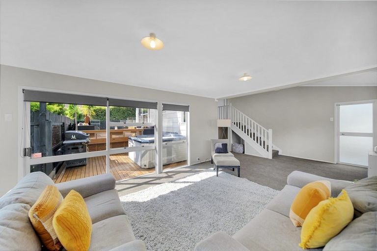 Photo of property in 23 Marvon Downs Avenue, Pakuranga Heights, Auckland, 2010