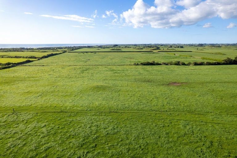 Photo of property in 306 Pungarehu Road, Pungarehu, 4685