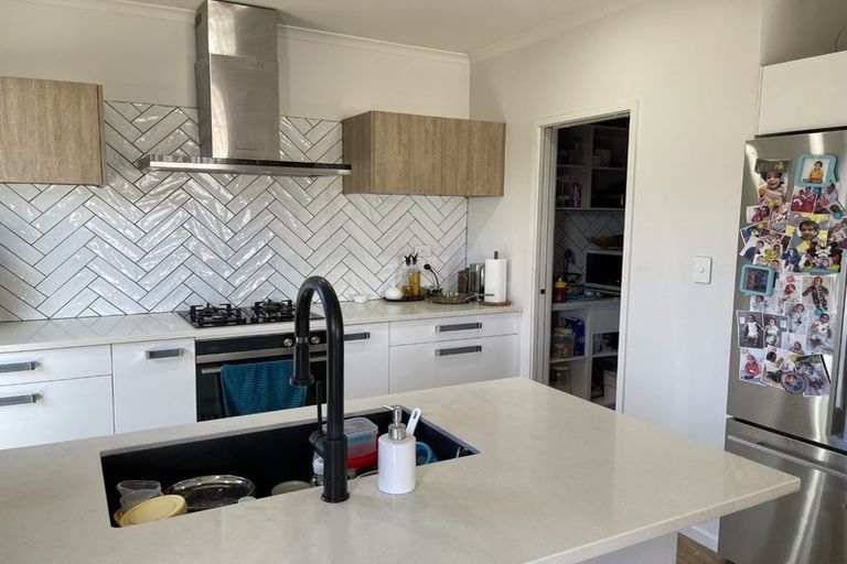 Photo of property in 1 Verdot Close, Kumeu, 0810
